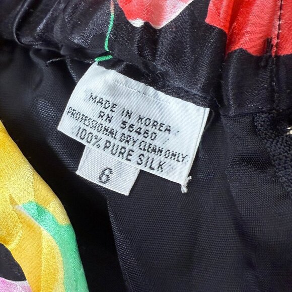 M.B.S. of California 100% Silk Floral Skirt Black with Bright Colors Sz 6 +Belt - Picture 2 of 9